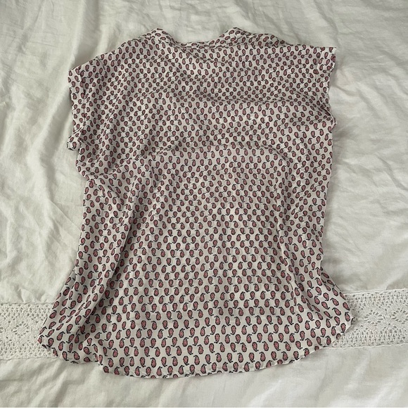 Pleione MEDIUM White Paisley Print Cuffed Cap Sleeve Boxy Top V-Neck pink - Picture 6 of 8